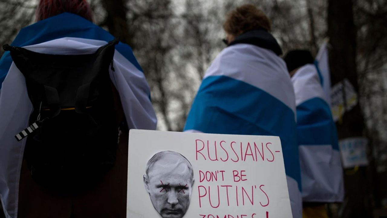Avrupa ülkeleri onlarca Rus diplomatı sınır dışı ediyor