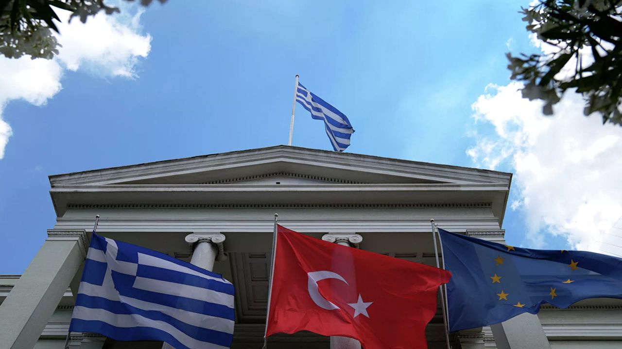 Yunanistan'dan AB'ye Rusya'ya yönelik yaptırımlar konusunda Türkiye'ye baskı yapma çağrısı