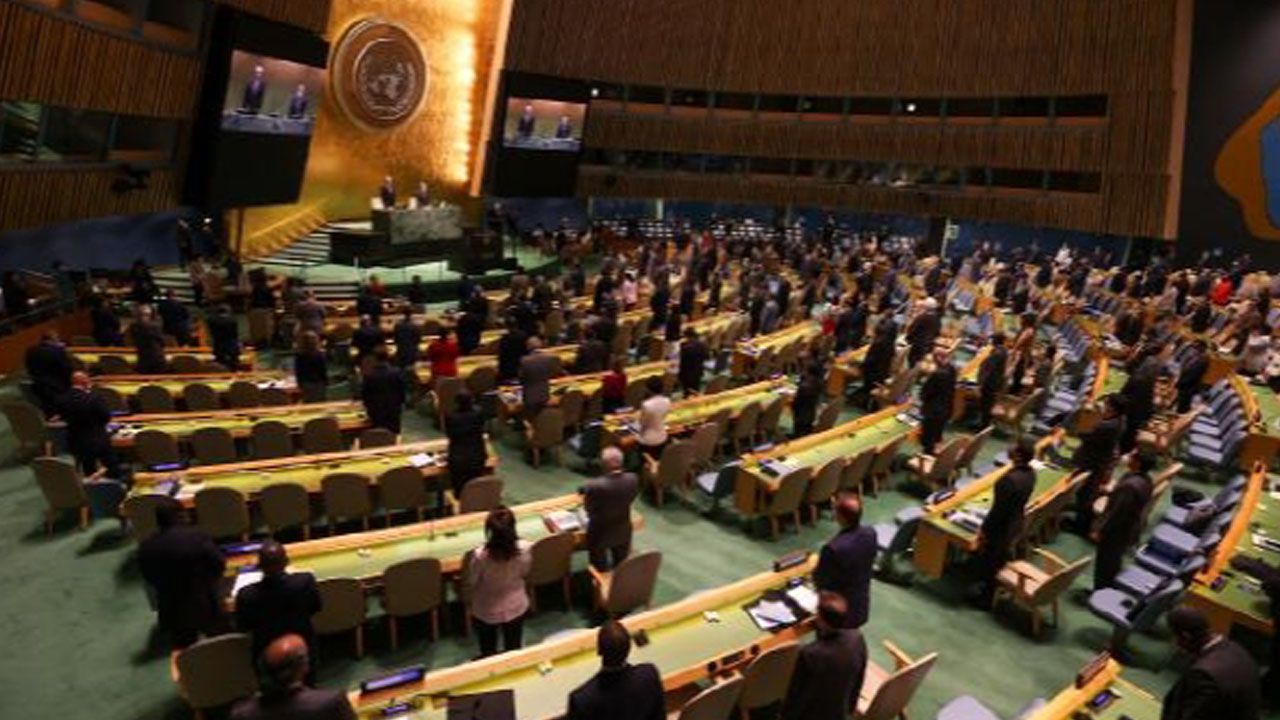 BM, Rusya'yı İnsan Hakları Konseyi üyeliğinden çıkardı