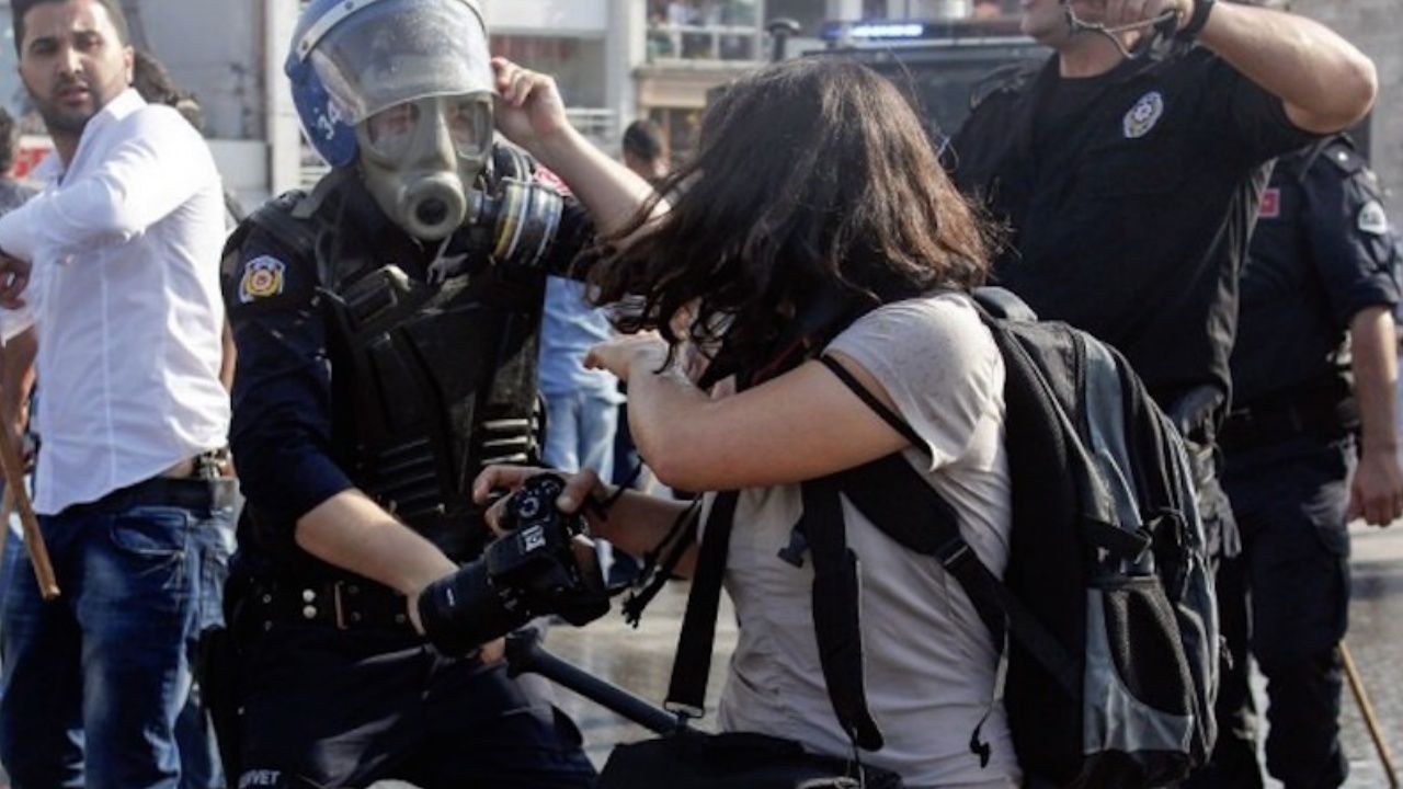 'Mart ayında 10 gazeteci kadın şiddete uğradı'
