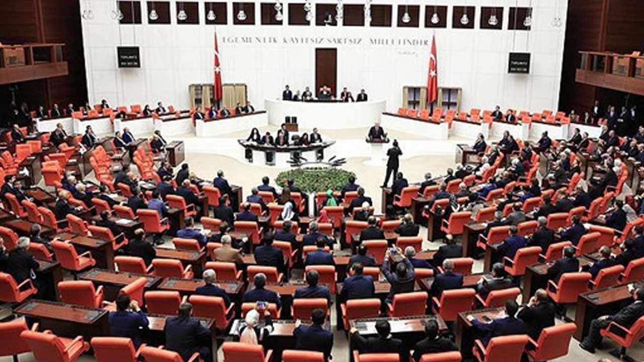 "Türkçeleştirilen Kürtçe şarkılar" Meclis gündeminde
