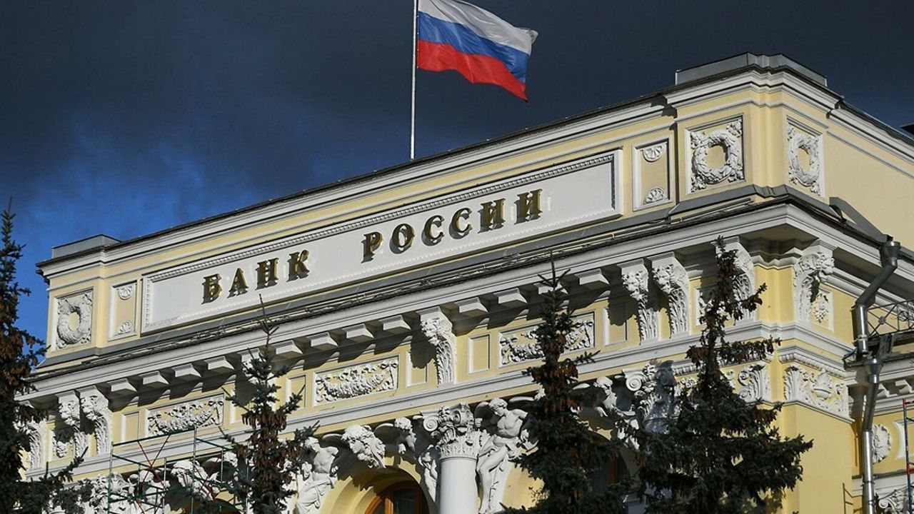 Rusya Merkez Bankası faizi 300 baz puan düşürdü