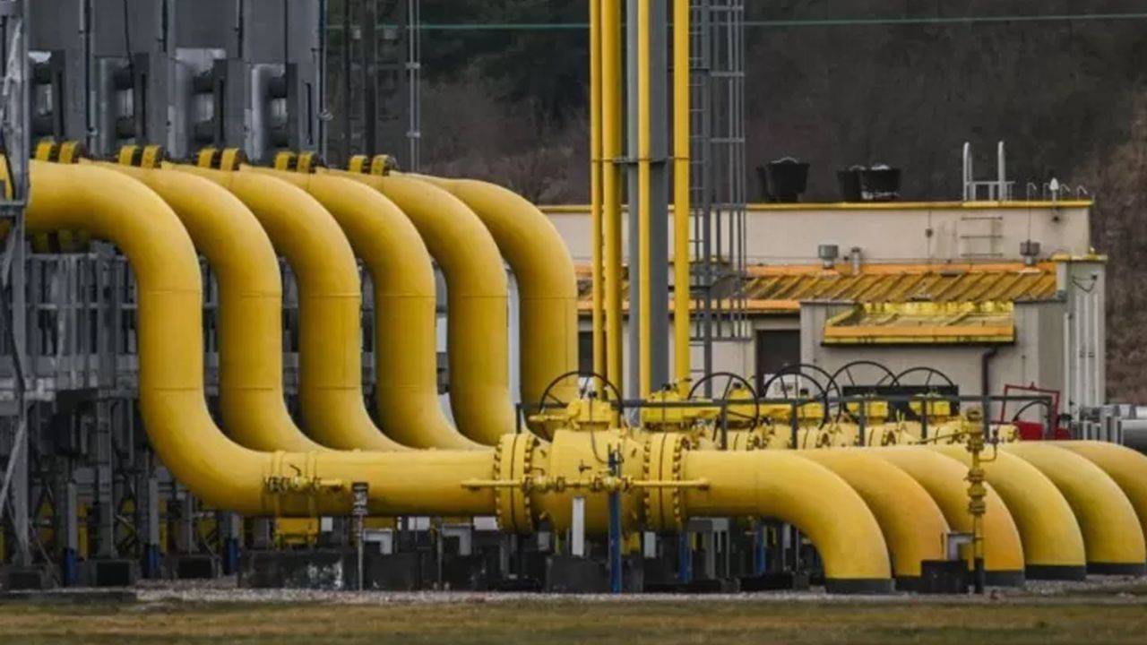Rus enerji devi Gazprom, Bulgaristan ve Polonya'ya doğal gazı kestiğini açıkladı