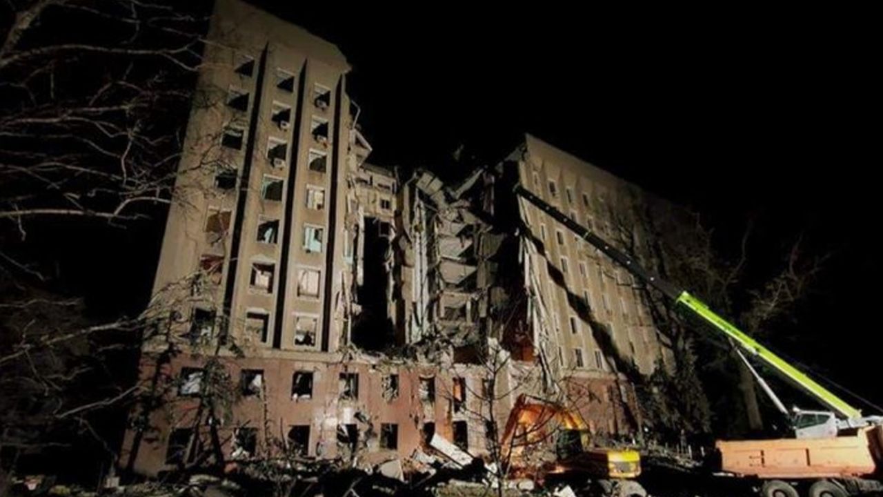 Ukrayna: Mikolayiv'de hükümet binası vuruldu, 23 kişi hayatını kaybetti