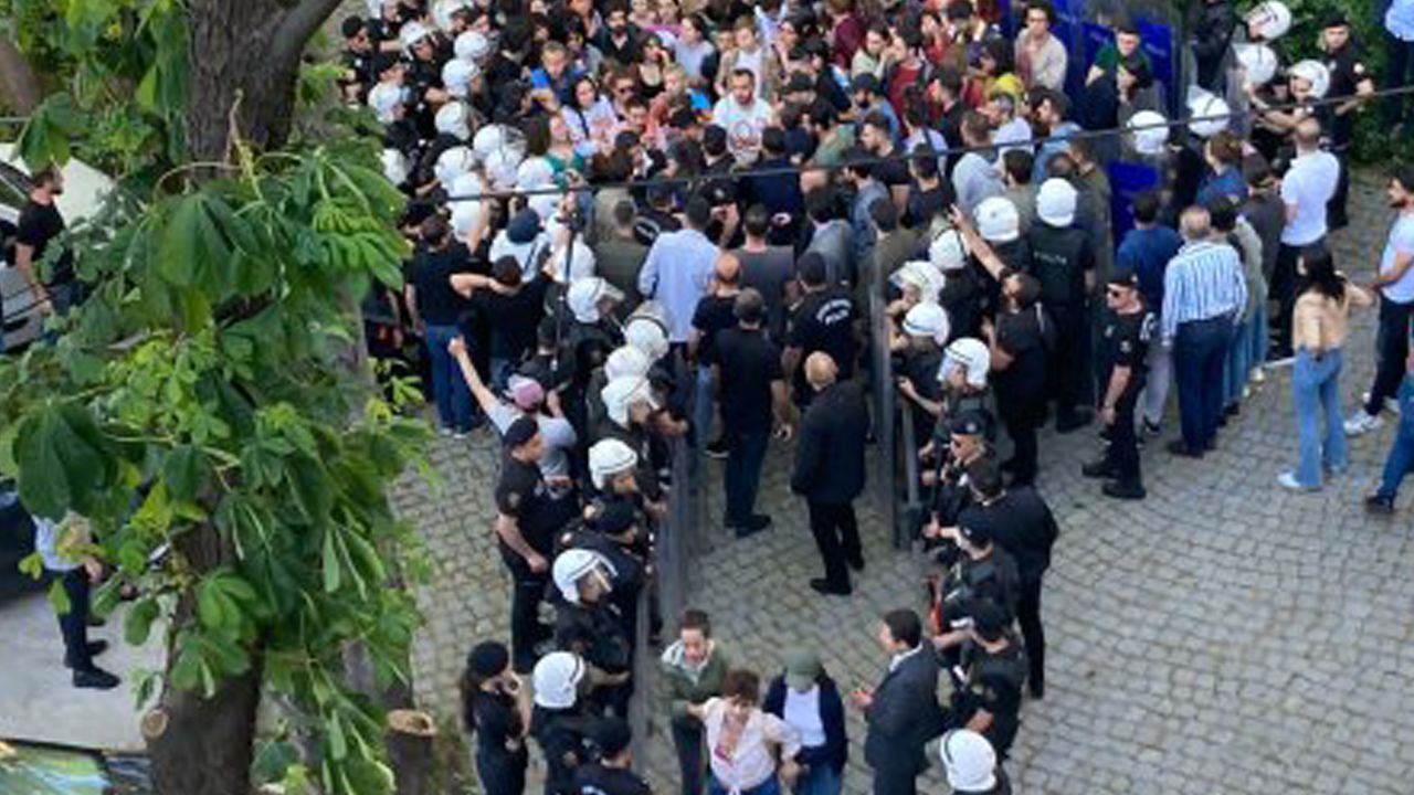 Boğaziçi Üniversitesi'ne polis müdahalesi: Gözaltılar var