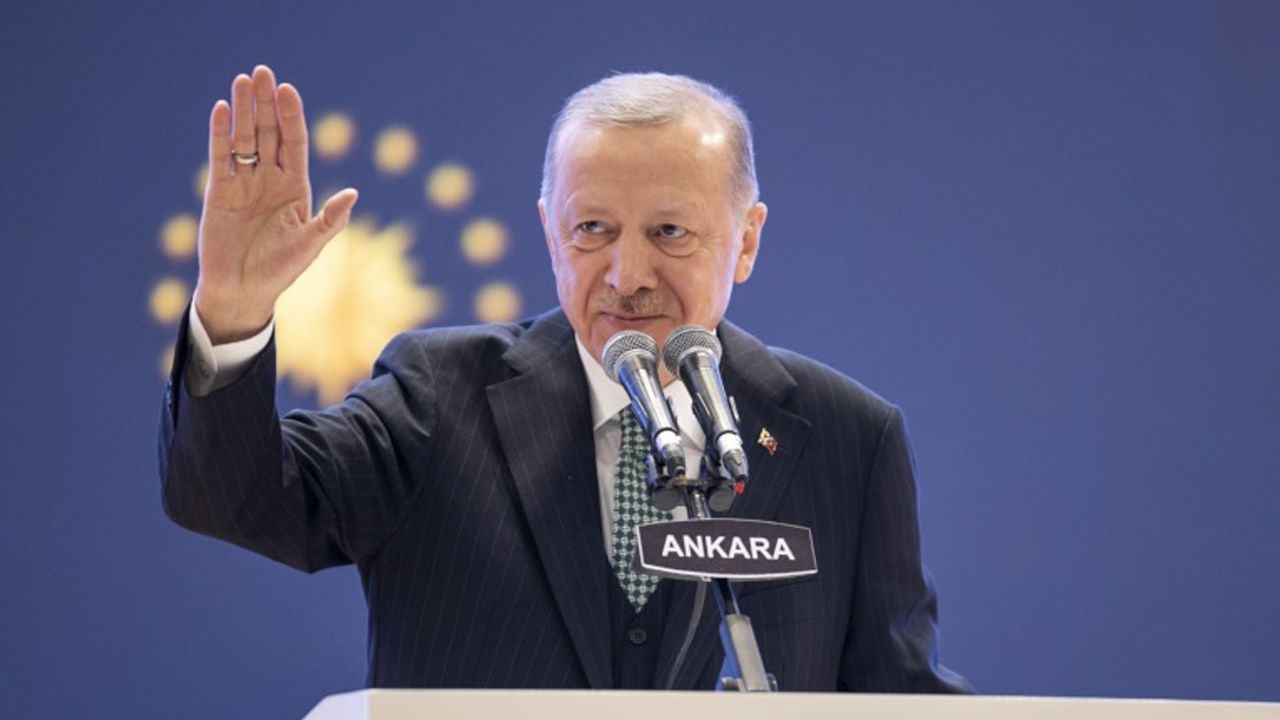Erdoğan: 'Sonu Menderes'e benzemesin' diyenlere eyvallah demedik