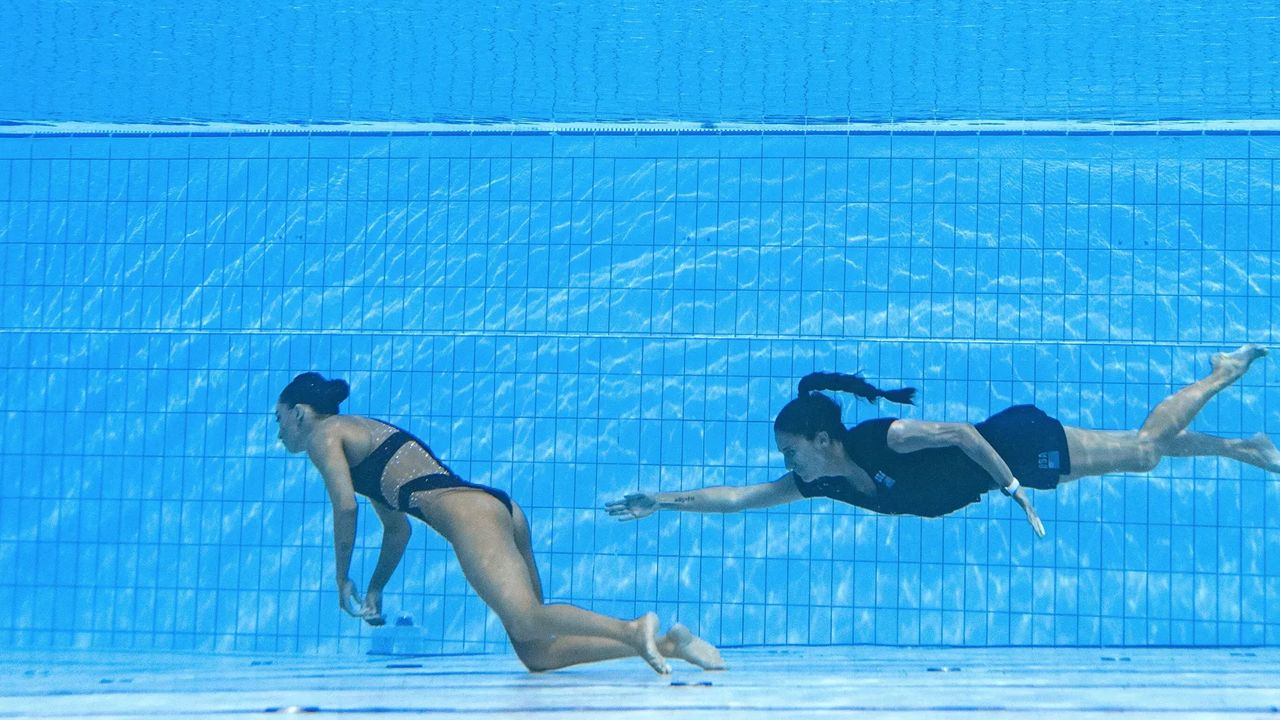 Dünya Su Sporları Şampiyonası performansı sırasında bayılan yüzücü Alvarez ölümden döndü
