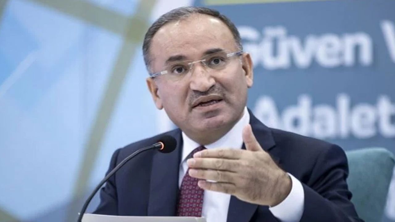 Bozdağ: Ahlak yoksunu bürokratlar hükümetin projelerini Kılıçdaroğlu'na götürüyor