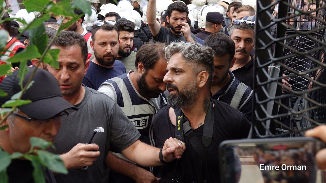 LGBTİ+ Onur Yürüyüşü'ne polis engeli: Gazeteciler ve çok sayıda kişi gözaltında!