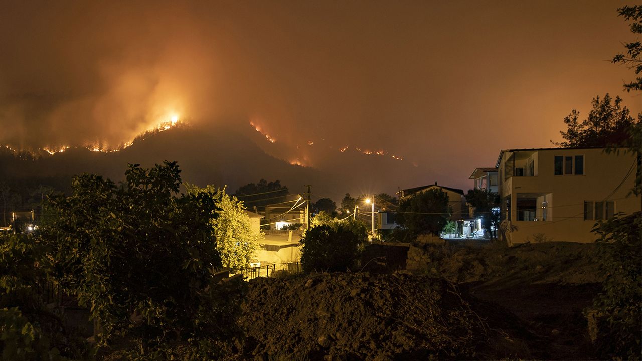 Marmaris'te orman yangını 3. günde sürüyor