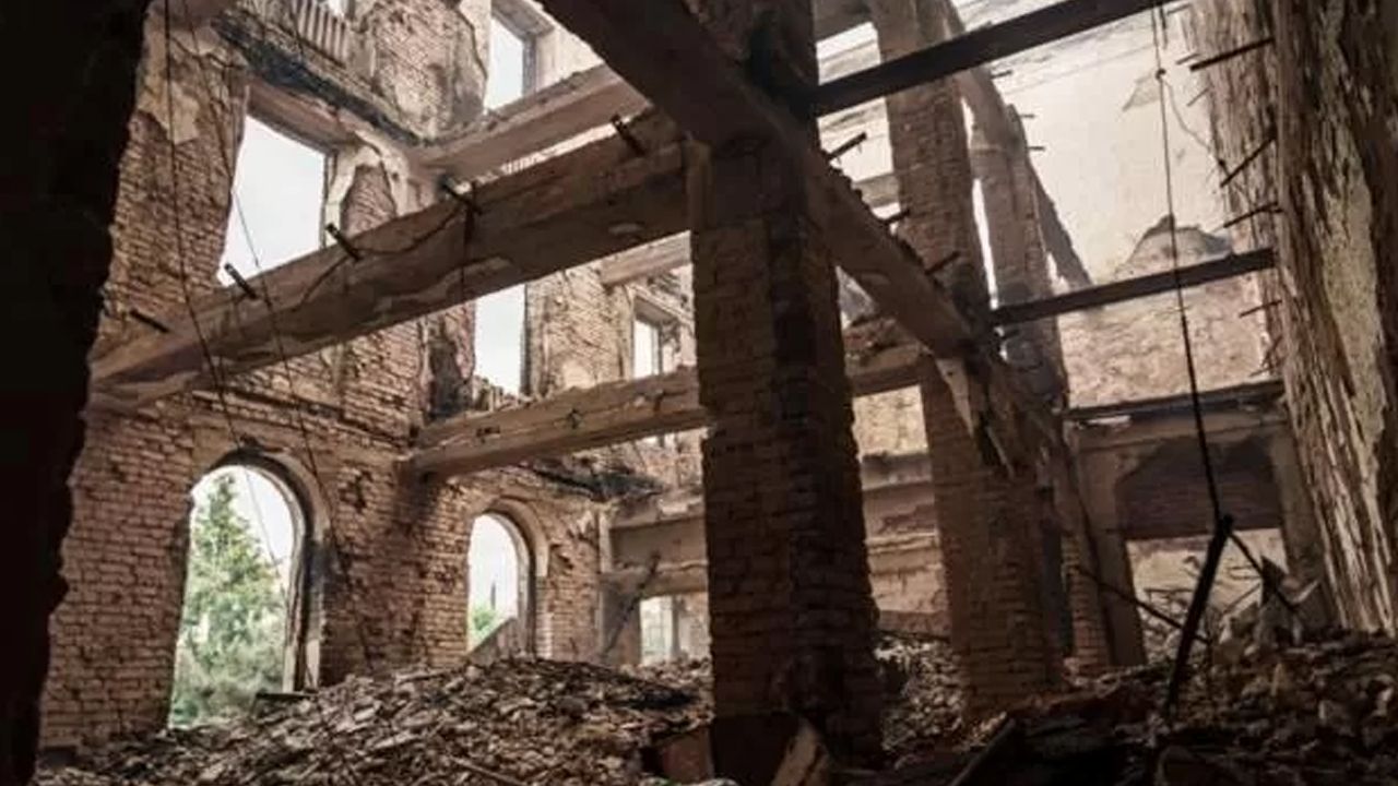 Zelenskiy: Yoğun Rus bombardımanı altındaki Severodonetsk ve Lysychansk'ı 'ölü şehirlere' dönüştü