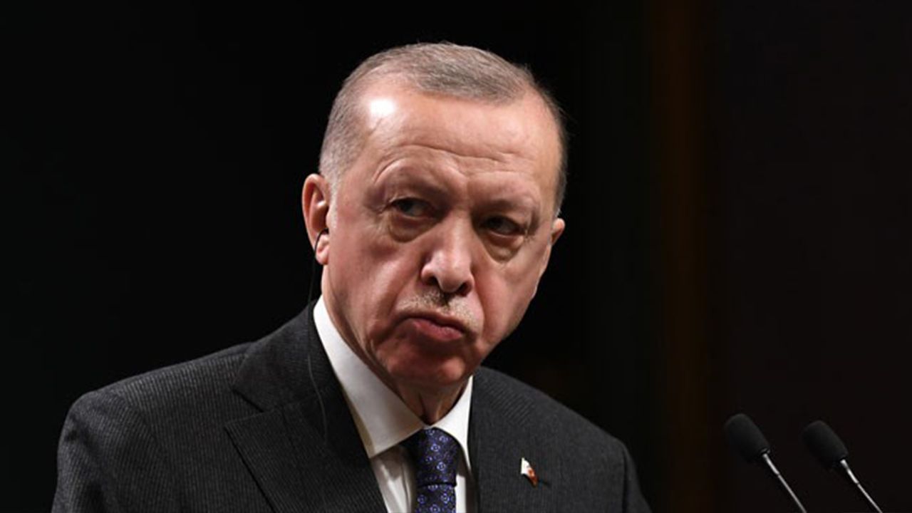Erdoğan referandumu işaret etti: Millete gideriz