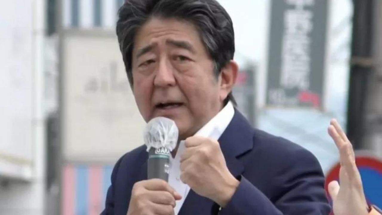 Suikasta uğrayan eski Japonya Başbakanı Abe hayatını kaybetti