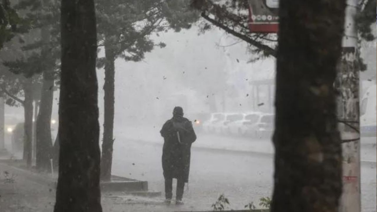 Ankara'da fırtına inşaattaki kolonu devirdi: 1 ölü, 2 yaralı