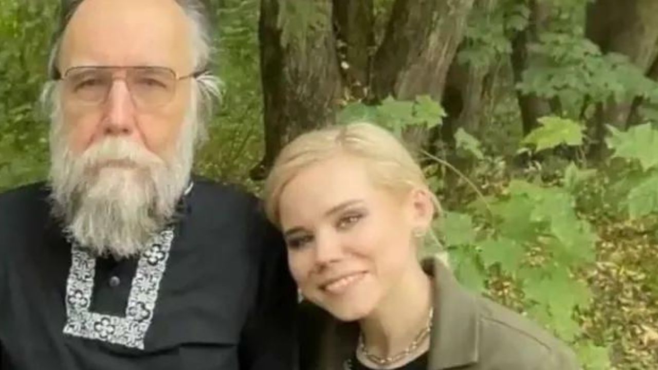 "Putin'in beyni" denilen Rus düşünür Aleksandr Dugin'in kızı, bombalı saldırıda hayatını kaybetti