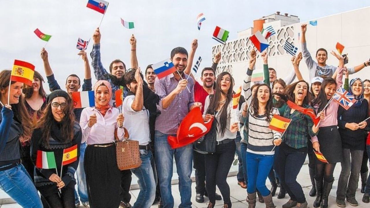 MEB: Erasmus'a giden öğrenciler iltica ediyor