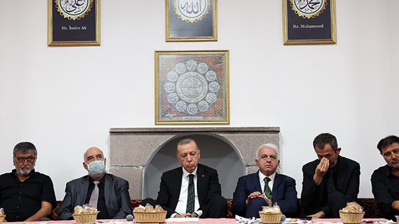 Erdoğan, cemevinde iftara katıldı