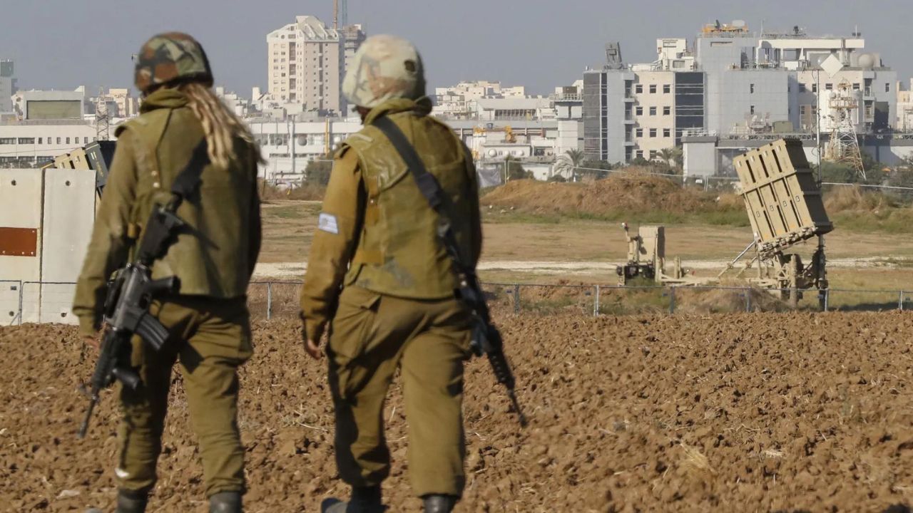 İsrail ordusu, Gazze'ye tank ve zırhlı birliklerle saldırdığını açıkladı