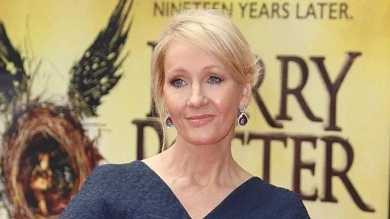 Salman Rüşdi'ye destek mesajı paylaşan JK Rowling'e tehdit: Endişelenme, sıradaki sensin