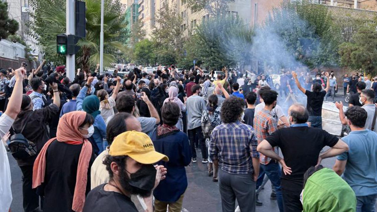Emek Partisi: Mücadele eden İran halkına selam olsun