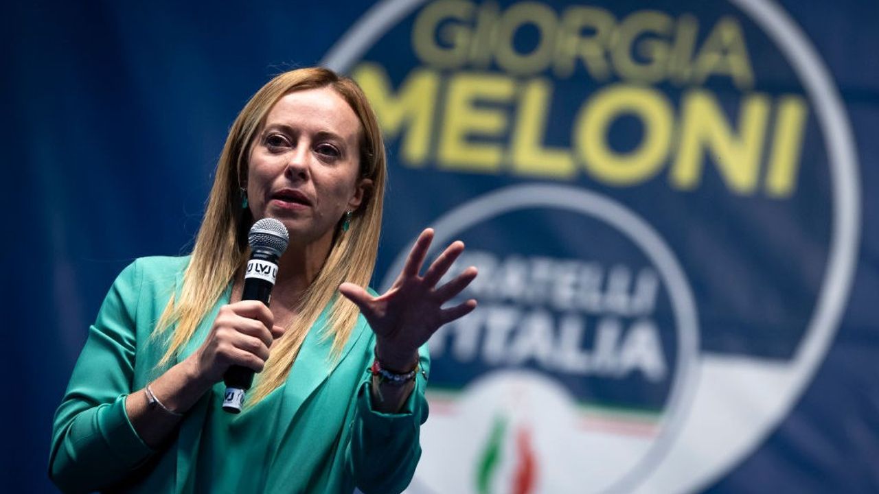 İtalya'da aşırı sağcı Meloni'nin başbakanlığında yeni koalisyon kuruldu