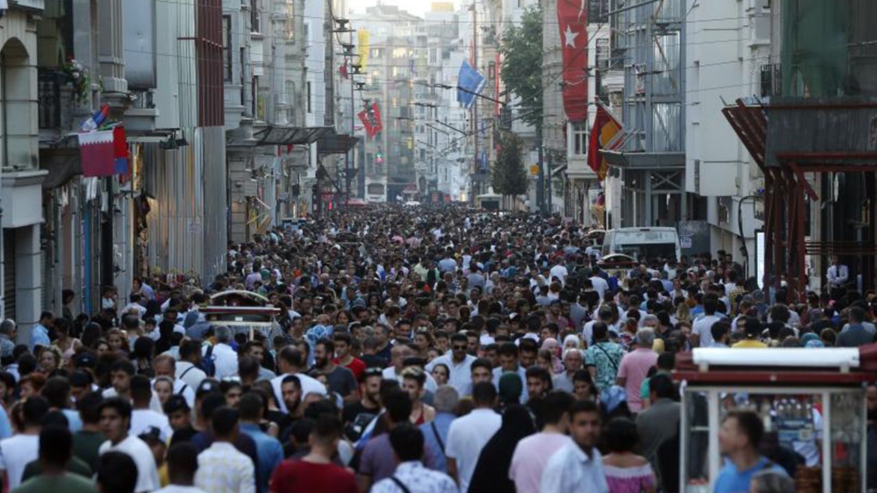 İstanbul’da 4 kişilik bir ailenin yaşam maliyeti 23 bin 586 lira oldu
