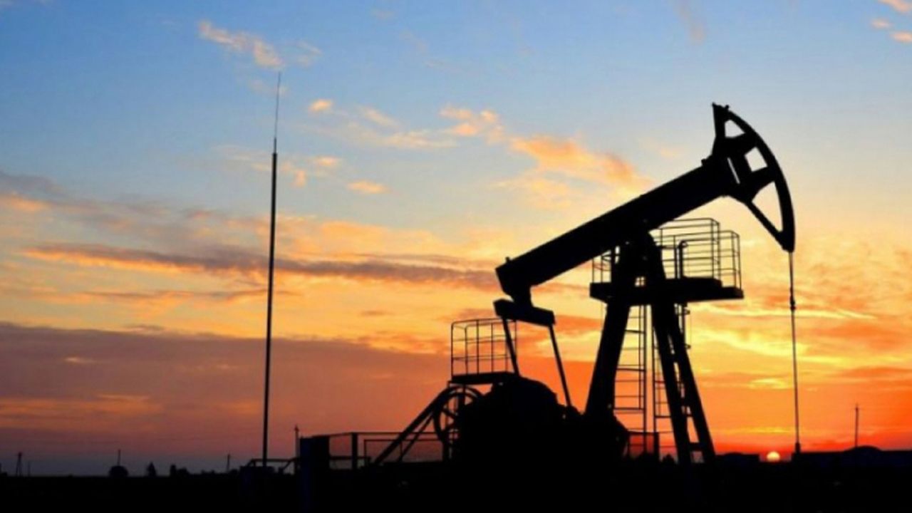 Brent petrolün varil fiyatı 90 doların altına düştü