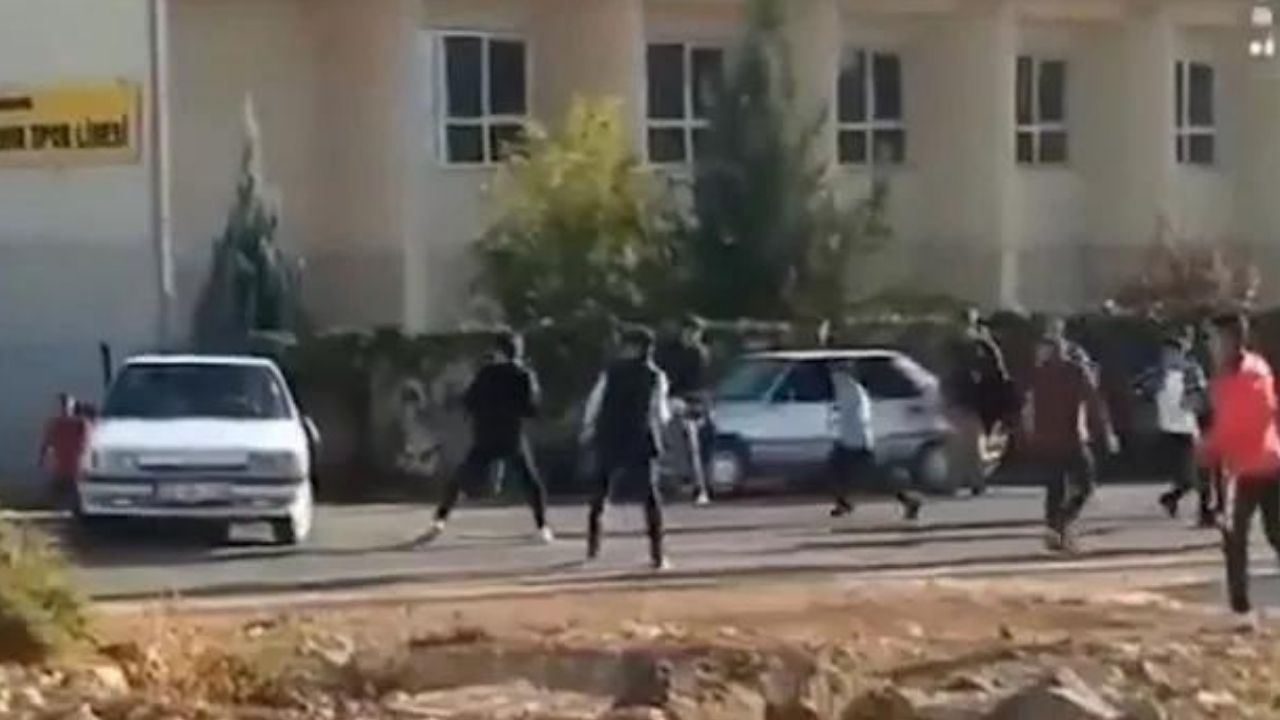 Servisteki 2 öğrencinin öldüğü silahlı kavgaya 14 tutuklama