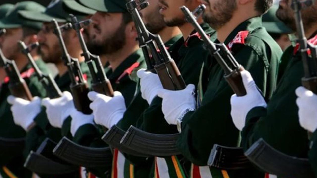 Devrim Muhafızları albayı Suriye'de öldürüldü, İran Suriye'yi sorumlu tuttu