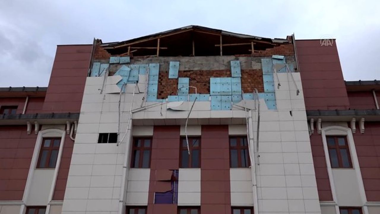 Depremde hasar gören Düzce Adliyesi'ni yapan firma, 8 adalet sarayı daha yapmış