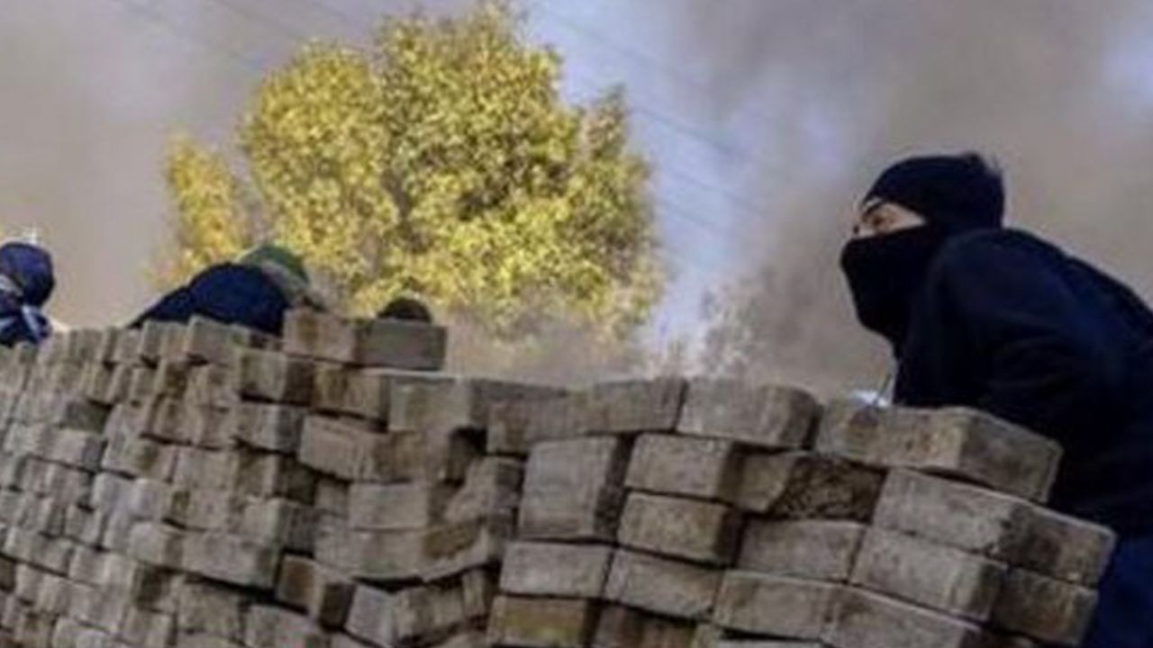 İran'da Kürt nüfusun yoğun yaşadığı Mahabad'da çatışmalar