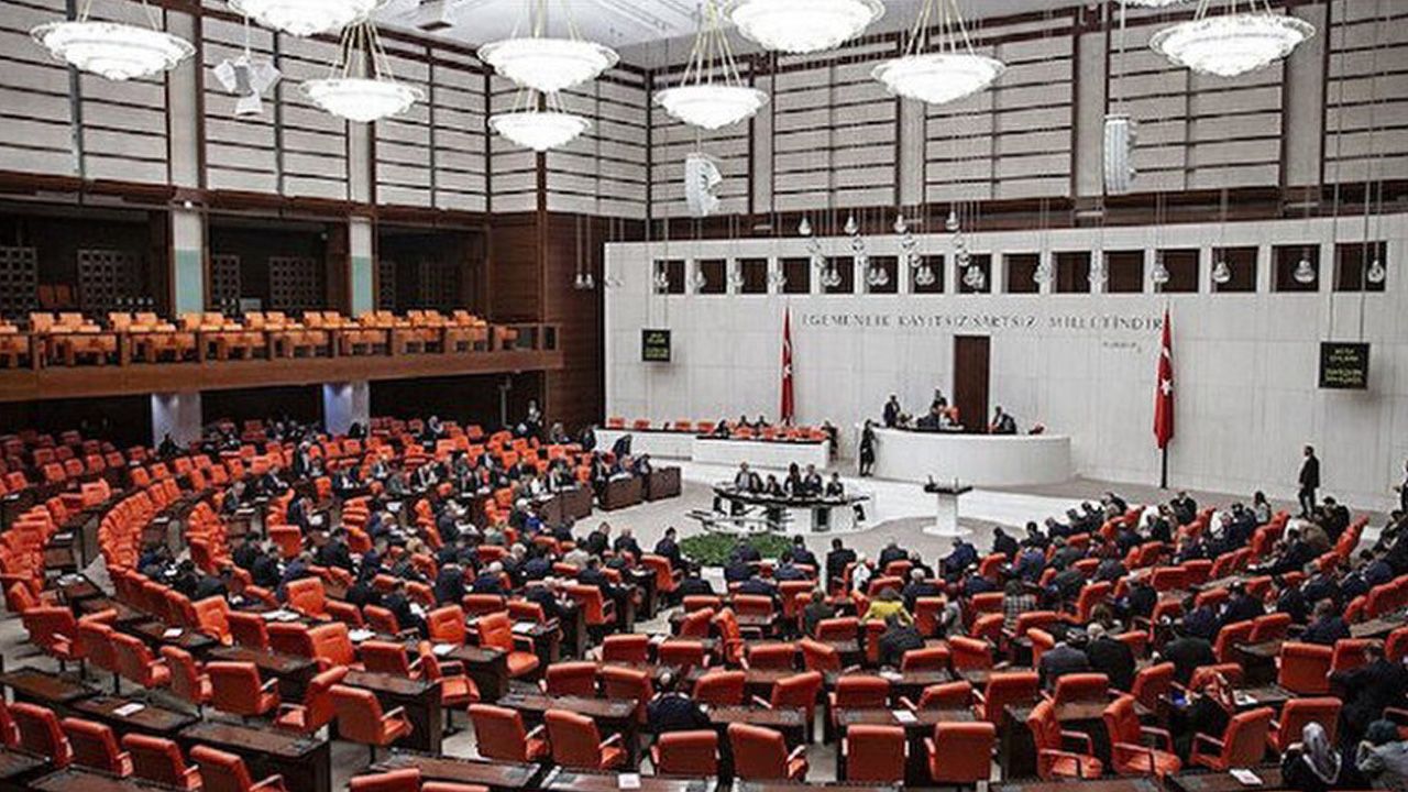 AKP'nin anayasa değişikliği teklifini görüşeceği gün belli oldu