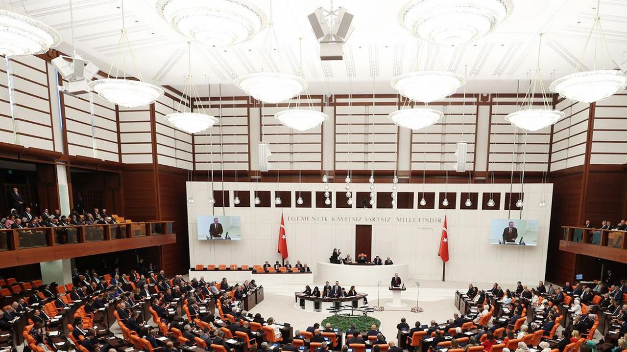 HDP Anayasa değişiklik teklifini tartışıyor