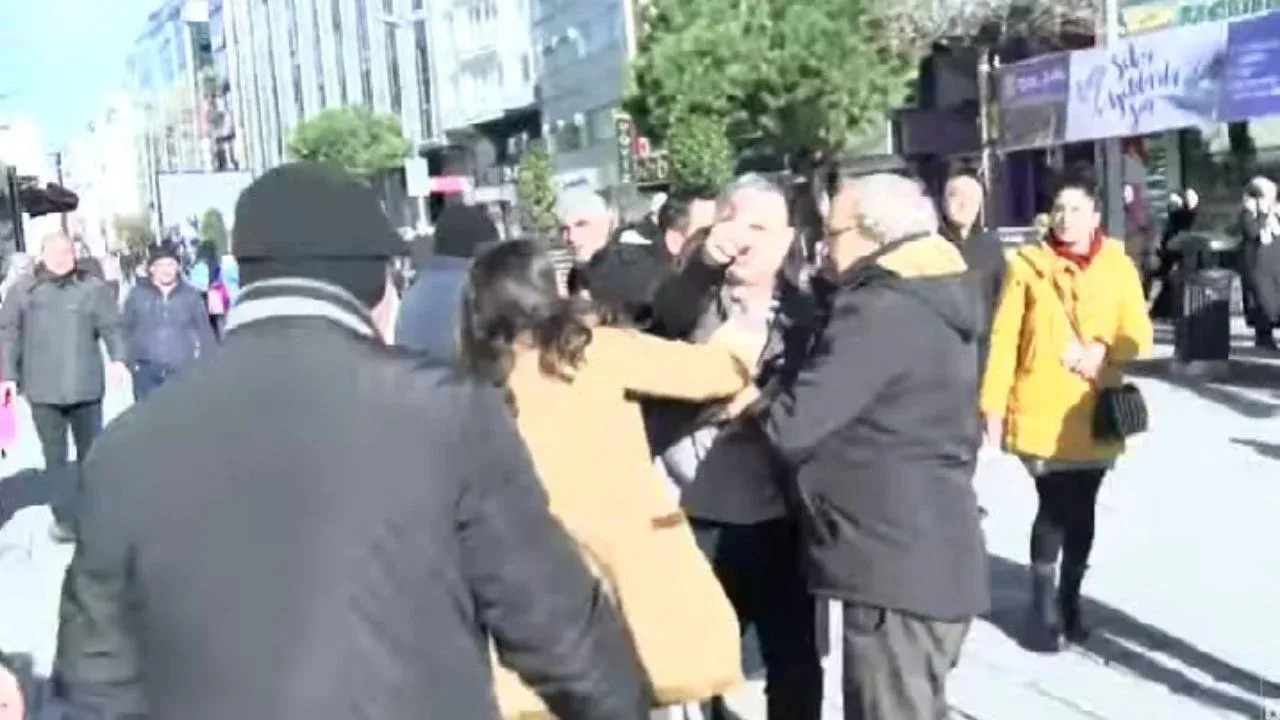 İmamoğlu kararıyla ilgili sokak röportajı yapan TELE1 ekibi saldırıya uğradı