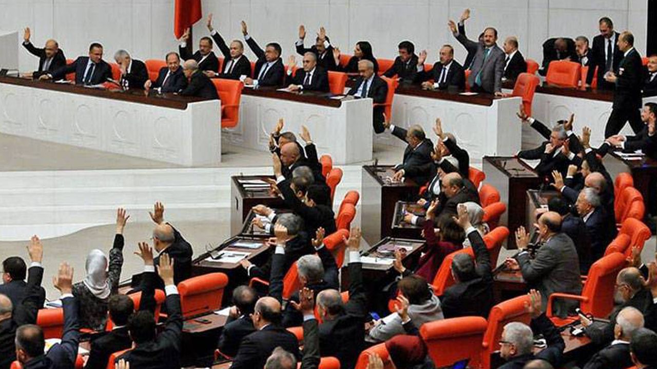 HDP'nin 'asgari ücretle ilgili genel görüşme' önergesi reddedildi