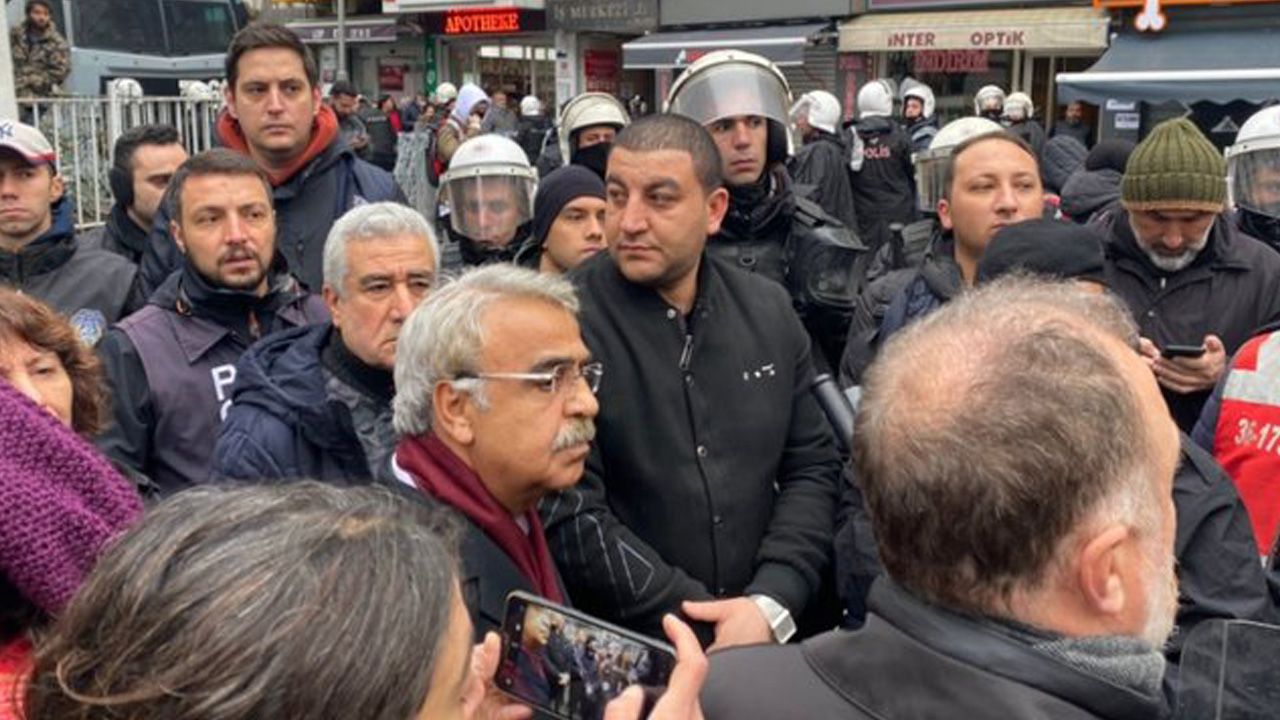 Muhalefetten Mithat Sancar'a polis ablukasına tepki