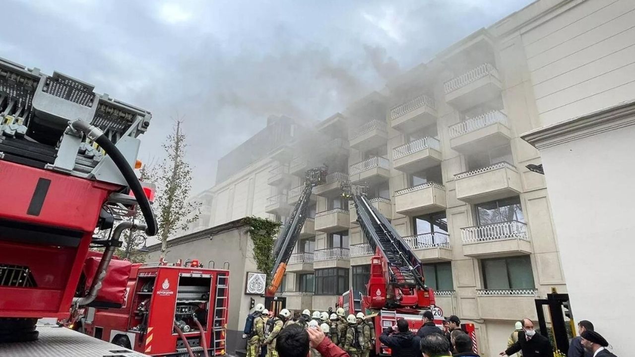Çırağan Sarayı'nın otel bölümündeki yangın kontrol altına alındı