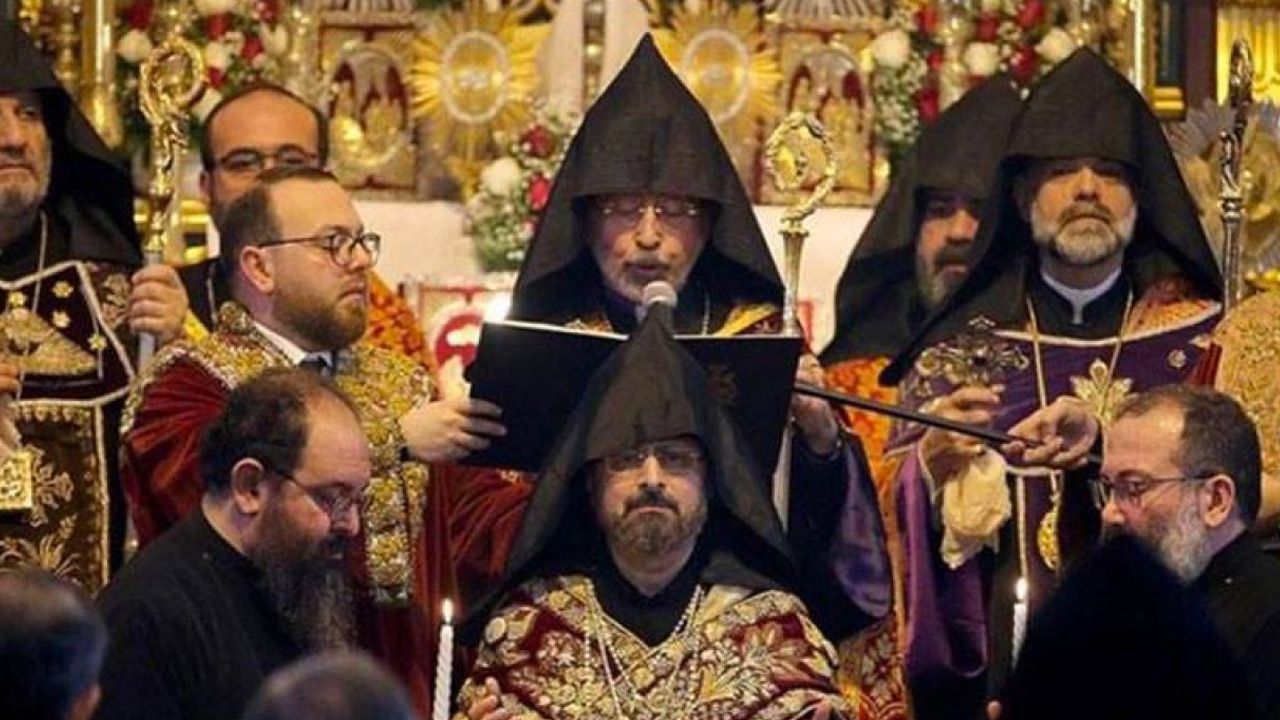 Ermeni Patrikhanesi'nde aforoz krizi
