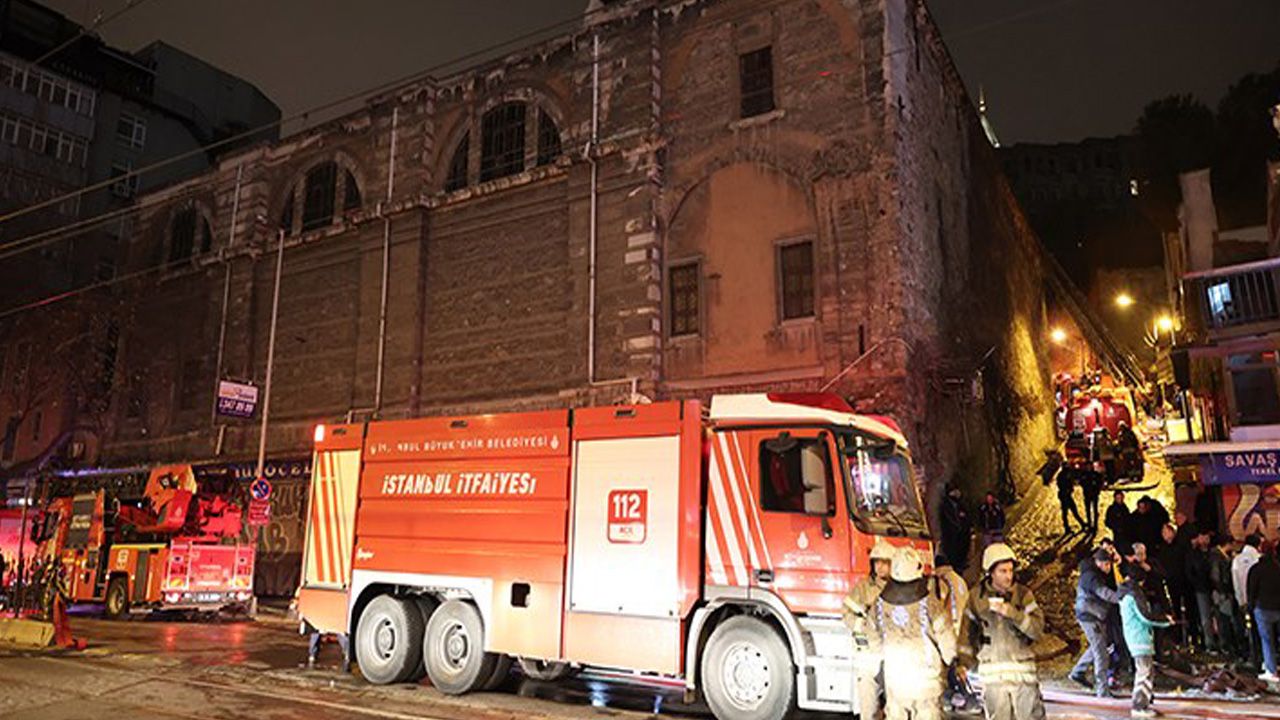 Surp Pırgiç Ermeni Katolik Kilisesi'nde yangın: İki kişi hayatını kaybetti
