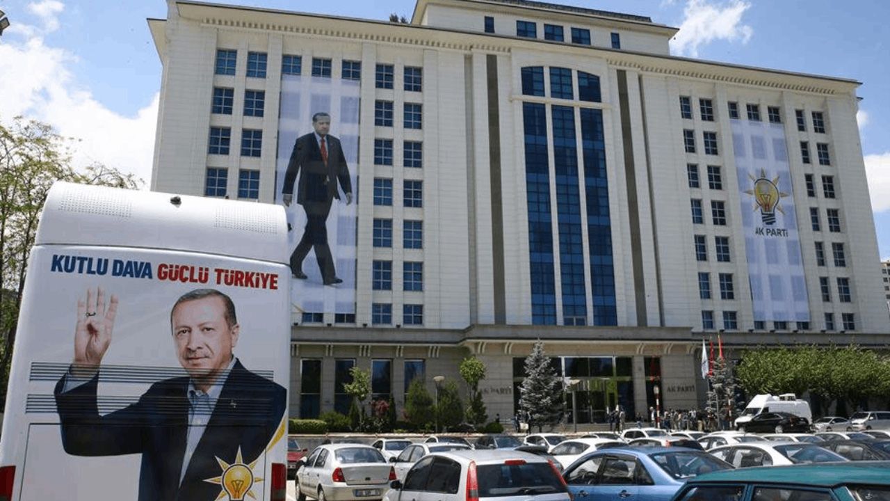 AKP kurucusu Albayrak: Parti içinde huzursuzluk var istifalar olabilir
