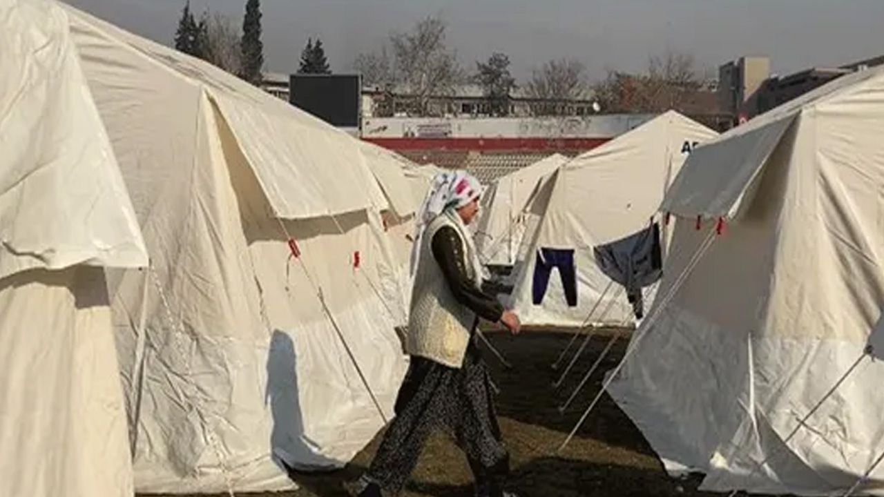 Kızılay’ın Ahbap’a çadır satmasına ünlü isimlerden tepki