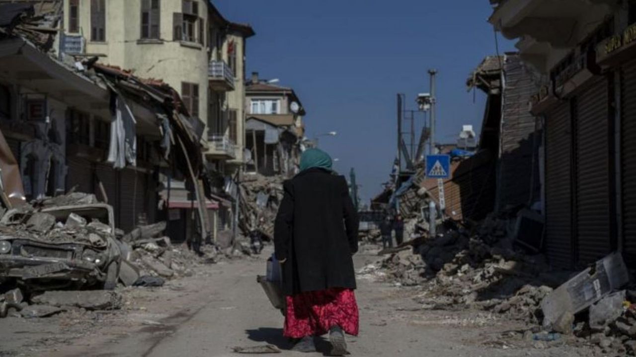 Depremlerde açıklanan can kaybı sayısı 44 bin 218'e yükseldi