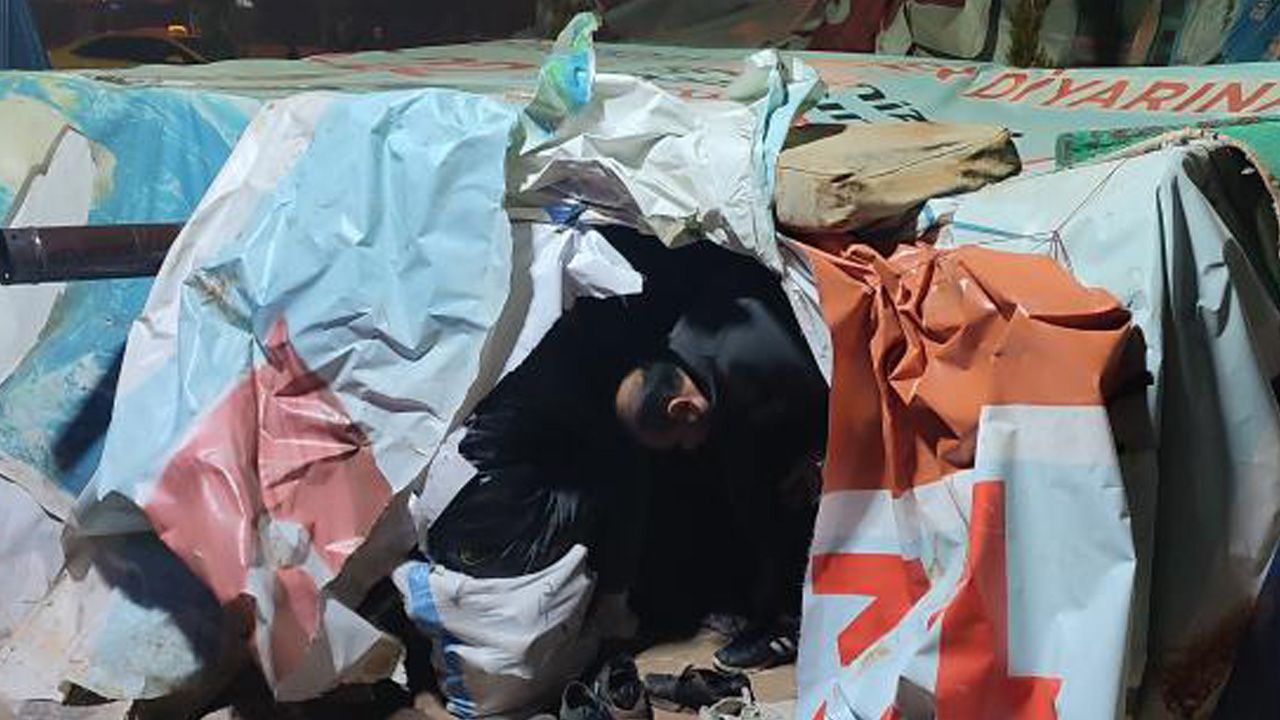 Depremde mülteciler: 32 kişilik vardiyalı çadırlar, bezsiz bebekler