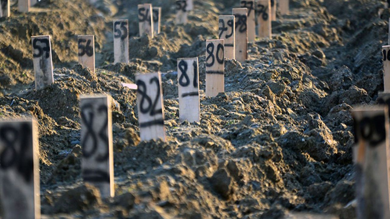 Hatay'da deprem mezarlığı