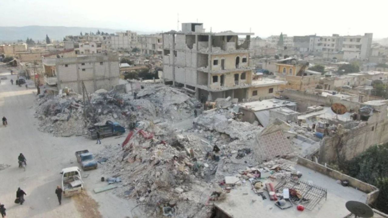Türkiye'deki depremlerin vurduğu Suriye'de can kaybı 4 bin 500'e yükseldi