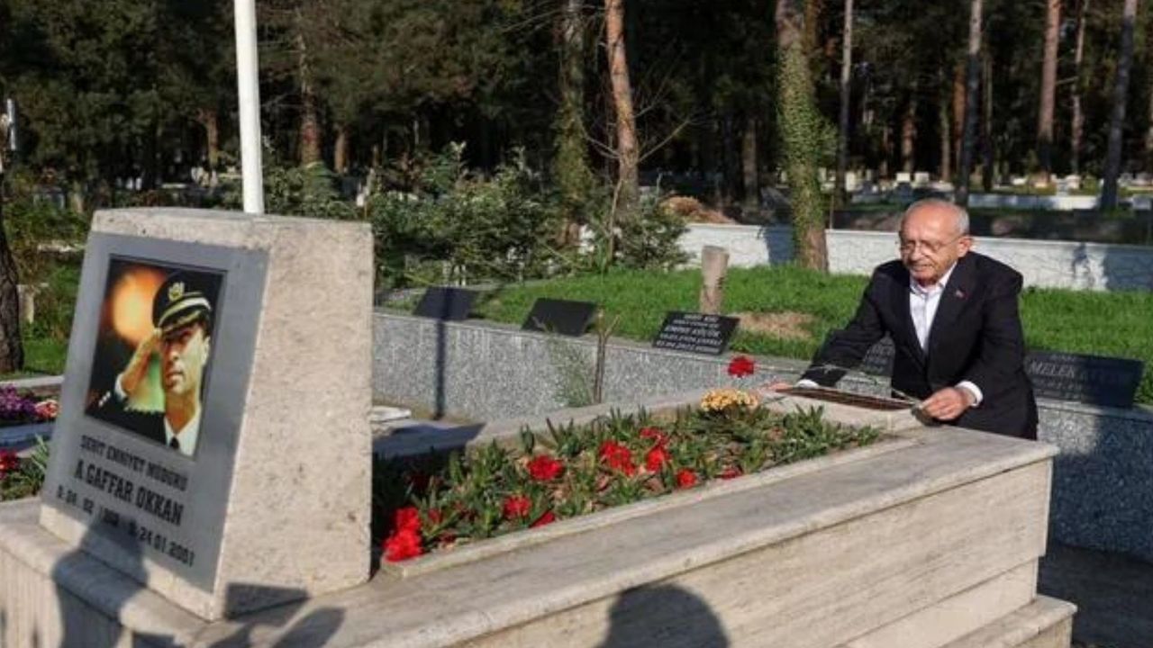 Kılıçdaroğlu, Gaffar Okan'nın mezarını ziyaret etti