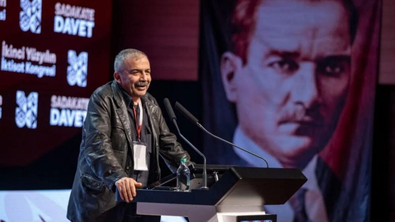 Sırrı Süreyya Önder: 'Renkli kişiliğim' cezaevine atılırken işe yaramıyor