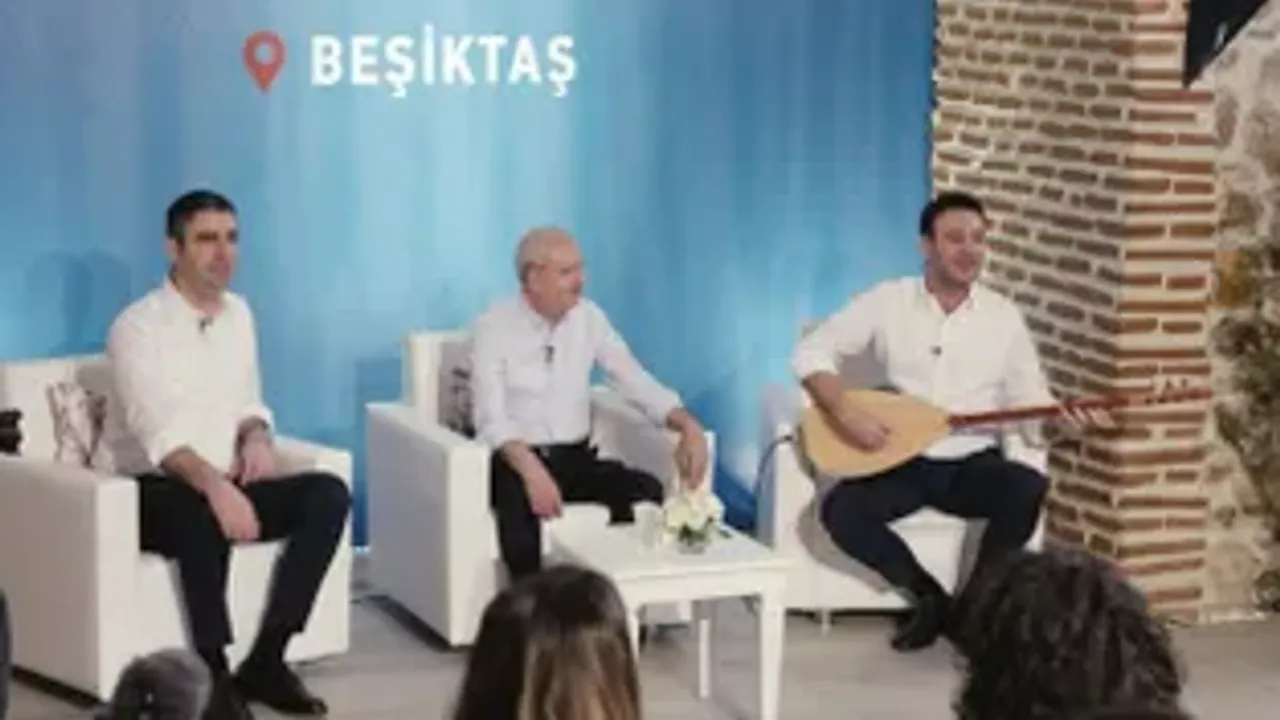 Gençler türkü söyledi, Kılıçdaroğlu eşlik etti