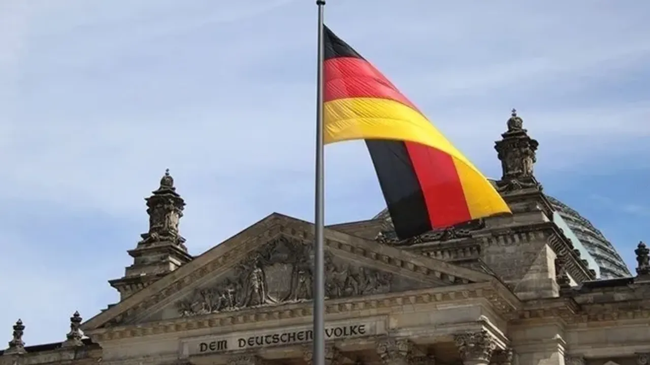 Almanya'da koalisyon partileri uzlaştı: Vatandaşlığa geçmek kolaylaşıyor