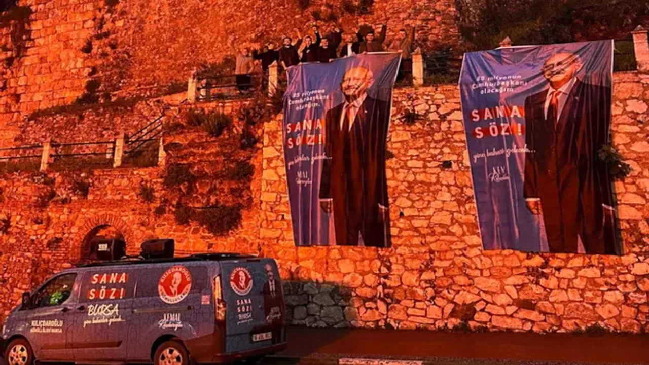 Bursa'da Kılıçdaroğlu afişi asan 5 kişi gözaltına alındı